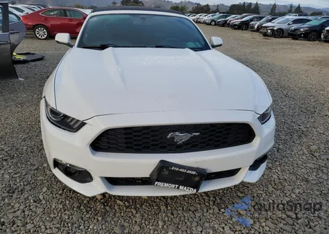 2015 Ford Mustang z USA, uszkodzony, nr VIN 1FATP8UHXF5426612